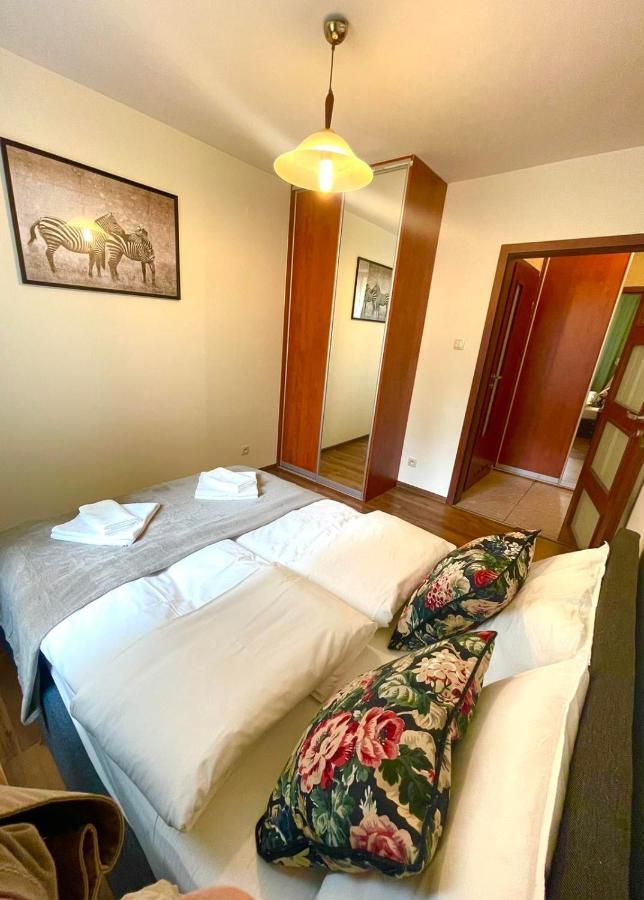 Apartamenty Na Ogrodowa วอร์ซอ ภายนอก รูปภาพ